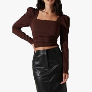 ASTR THE LABEL PUFF SHOULDER TOP